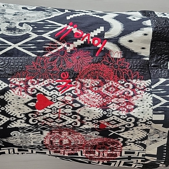 Desigual dress with eclectic pattern, pop of red, and artistic design - Picture 3 of 11